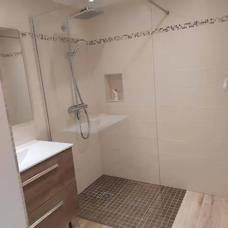 Maison A Proximite De La *