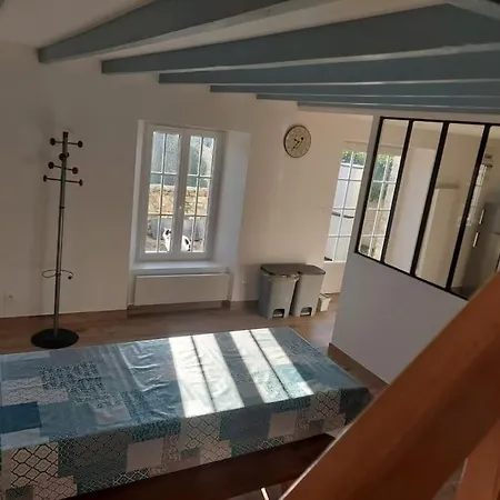 Maison A Proximite De La *