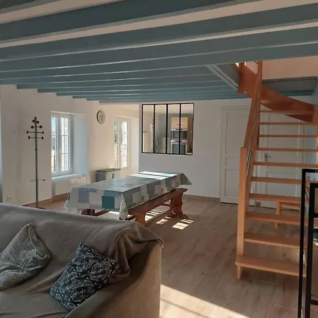 Maison A Proximite De La *